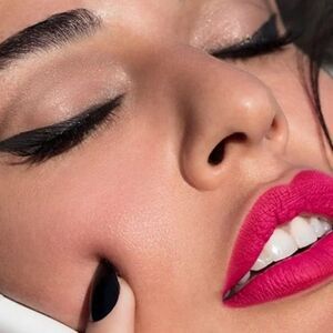 IL Makiage INKLINER LIQUID EYELINER SILKY-MATTE WATERPROOF LINER